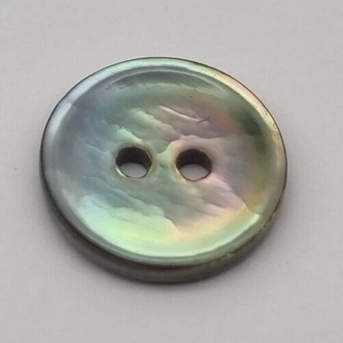 10 graue Perlmutt Knöpfe 2-Loch 13 mm / Mother-of-Pearl Button Bouton Nacre D8 - Bild 2 von 3