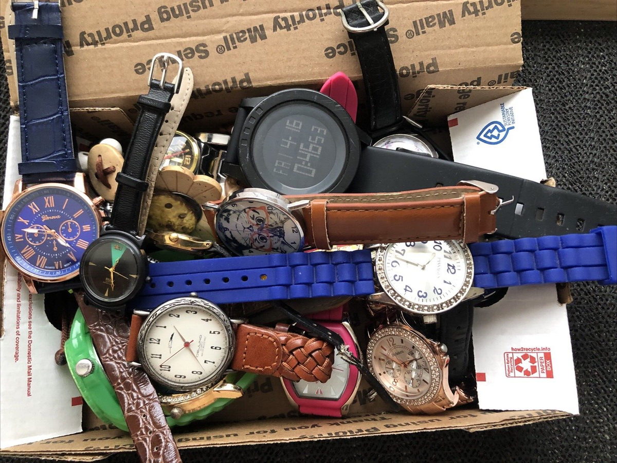 Vintage & Modern Mixed Watch Collection - Lot of 22 Watches Vintage Mixed Lot Of 22 Assorted Watches For Parts or Repair  main image 2
