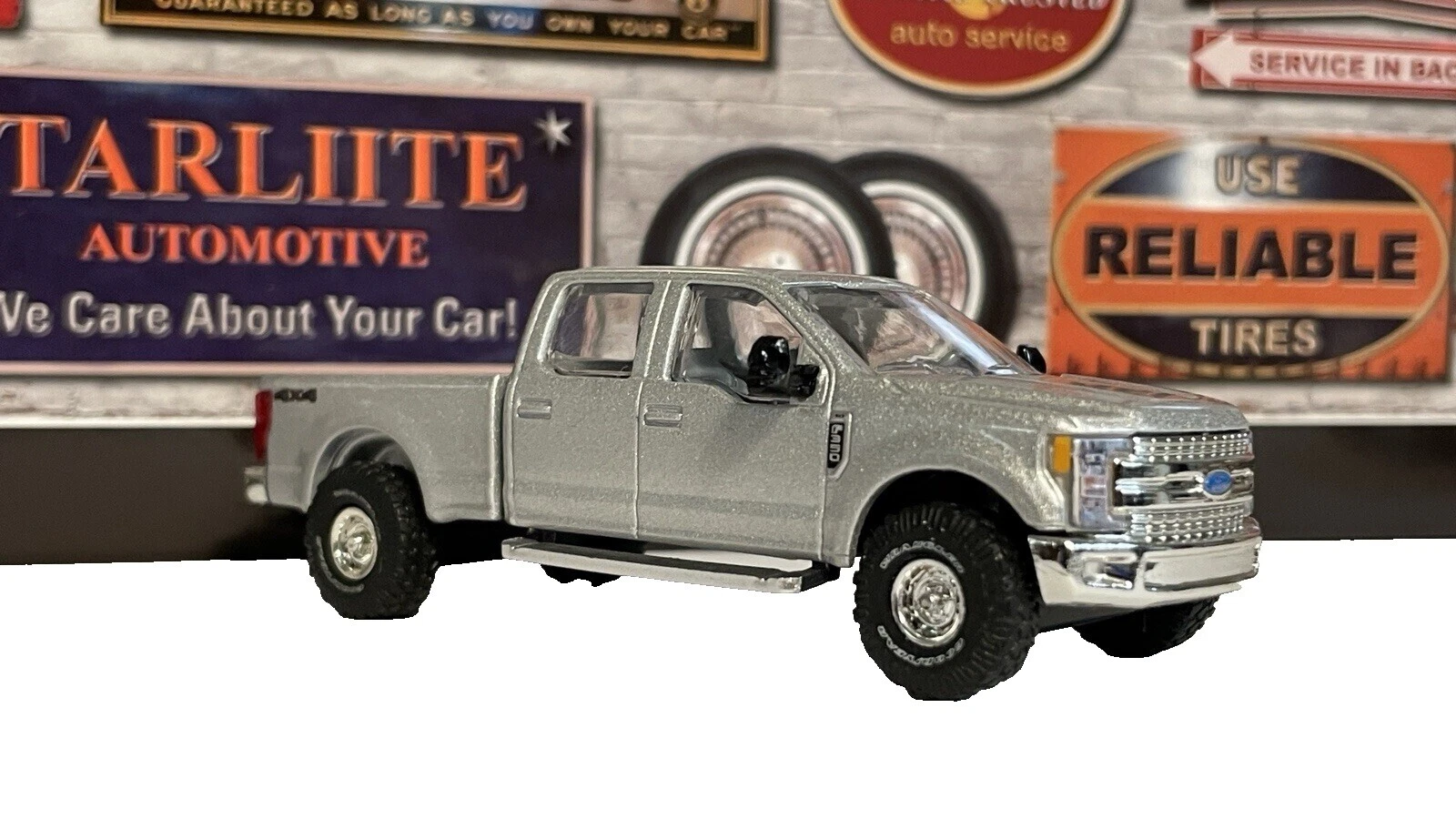 Ford Vehículos de granja Diecast 1:64 escala 2017 año del vehículo