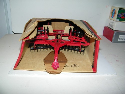 Vintage NIB Ertl Farm 1:16 #493 diecast International Tandem Folding Disc - Picture 3 of 8