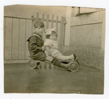 PHOTO, Roger et moi jouet ancien toy planche à roulettes skateboard