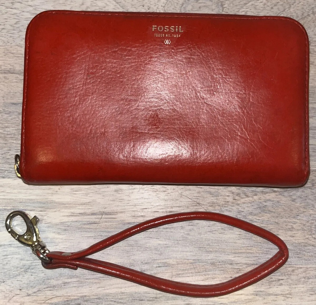 RARE VINTAGE FOSSIL RED LEATHER ZIP AROUND WALLET WRISTLET CLUTCH