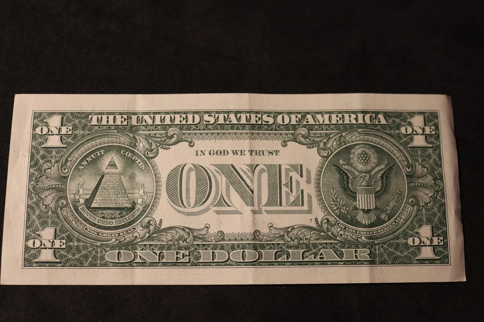 ONE DOLLAR FANCY BIRTHDAY/ANNIVERSARY NOTE [AUG 27, 1976]  SN # L 19760827 A - Image 3 of 3