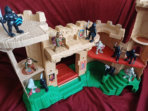 Fisher Price 1998 Great Adventures Lion Magic Castle Playset & Figures Vintage - Picture 14 of 23