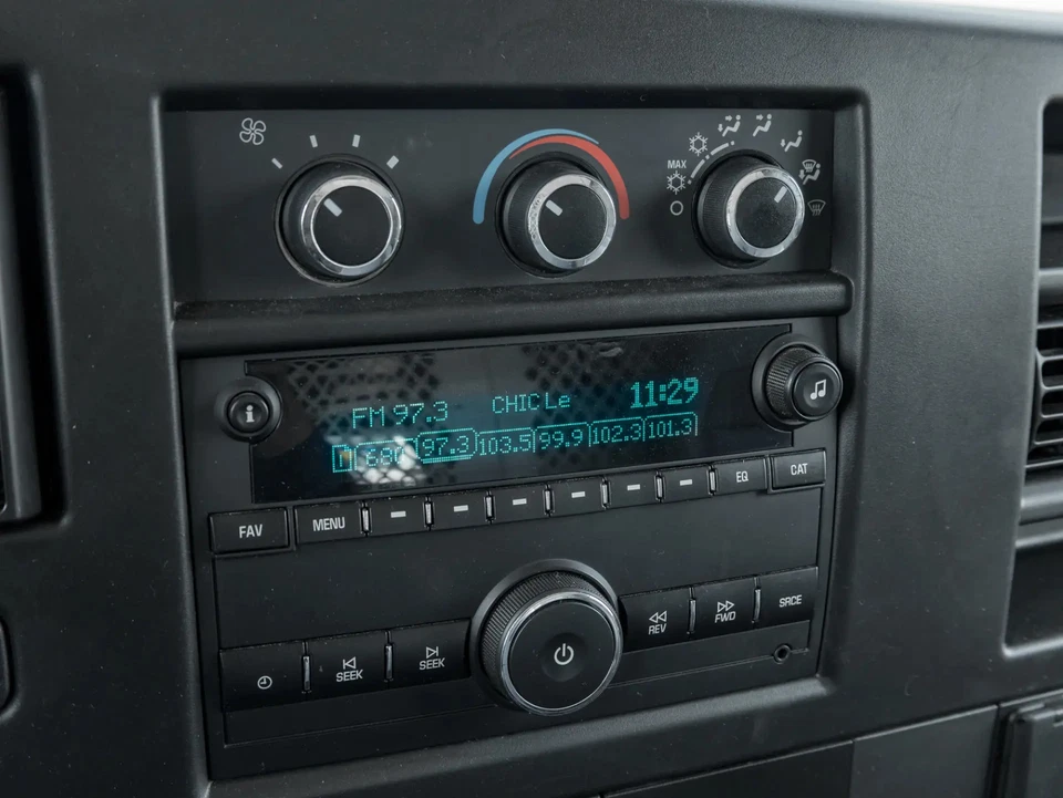 Radio estéreo para automóvil Carplay navegación GPS de 8" para Chevrolet Express Android 13 2008-2024 Foto 4 de 4