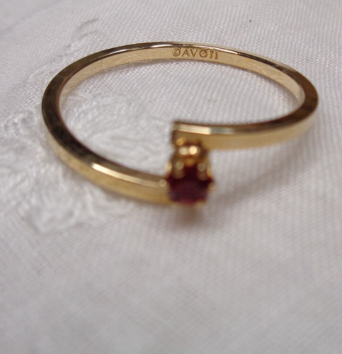 ANILLO PIEDRA DE NACIMIENTO AVON Joyería de Moda De Colección Talla 9 ~ JULIO RUBÍ / 1979 Copyright - Imagen 5 de 10