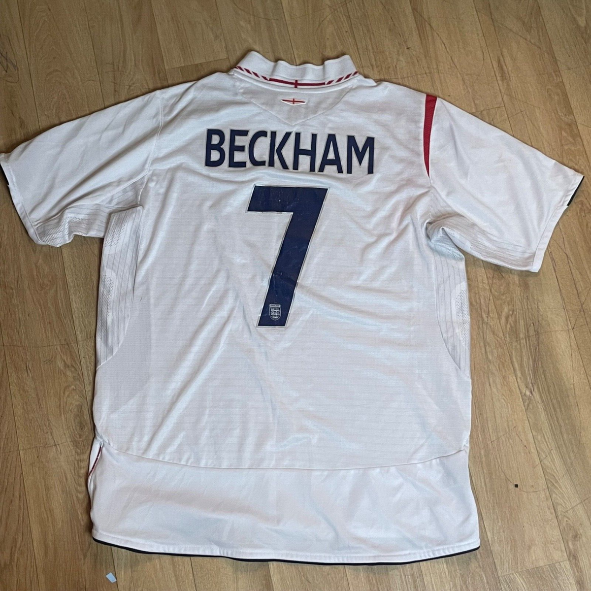 VINTAGE ENGLAND 2005/2006 #7 DAVID BECKHAM FOOTBALL JERSEY VINTAGE ENGLAND 2005/2006 #7 DAVID BECKHAM FOOTBALL JERSEY