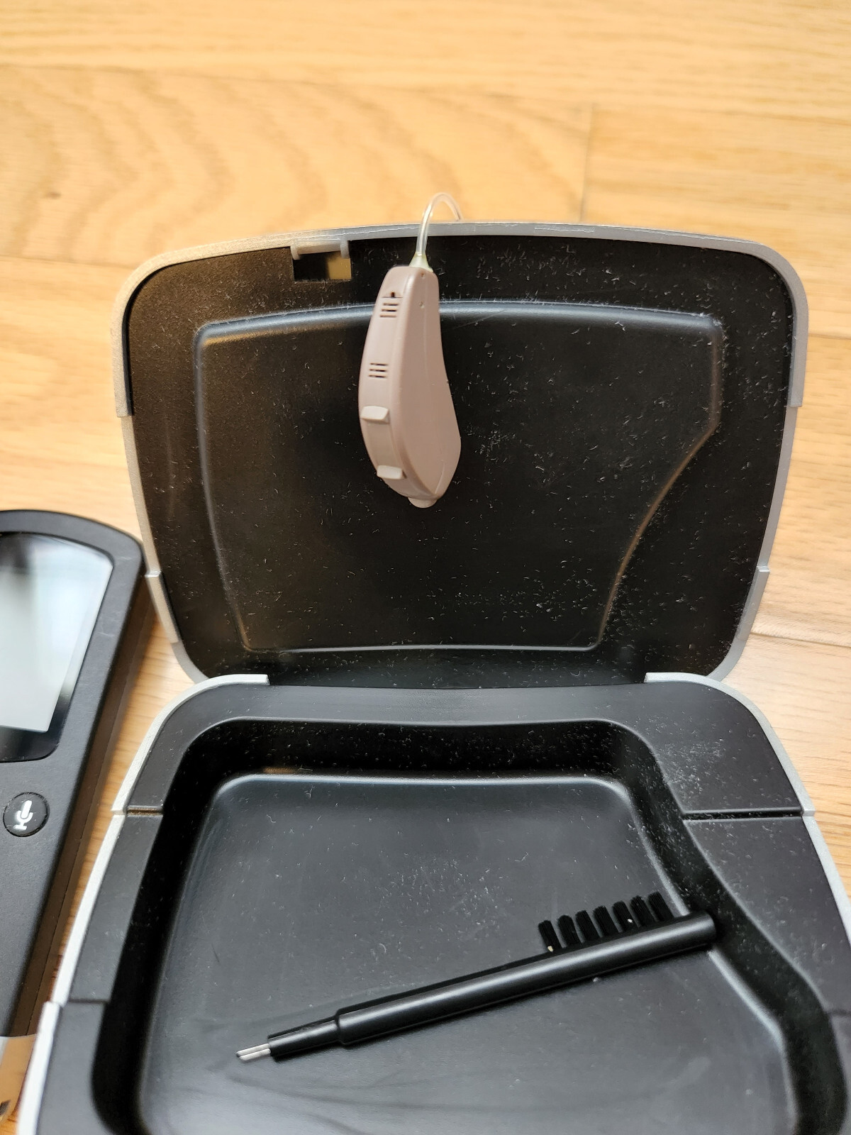 Kirkland Signature 5.0 Premium Hearing Aid, Only One Included, Complete