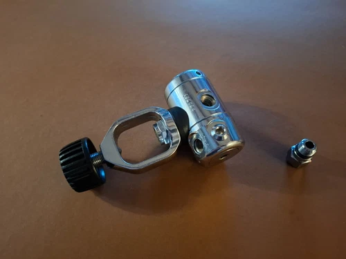 APEKS UST4 1st Stage Yoke A/Clamp INT Fitting Swivel Turret  Scuba Regulator