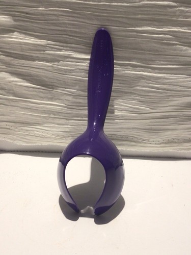 Gadget levantador de huevos Tupperware Egg Scooper #1334 púrpura nuevo - Imagen 2 de 4