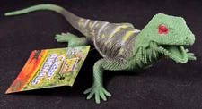 Green Lizard - Nature World - Creepy Animals - Approx 8.5" Long x 4" Wide