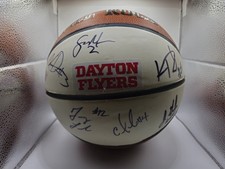 2016-17 University Of Dayton Flyers Autographed Team Basketball 2016-17 University Of Dayton Flyers Autographed Team Basketball