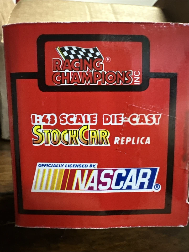 1993 Racing Champions 1/43 Scale Alan Kulwicki Ford Thunderbird #7 - Image 3 of 4