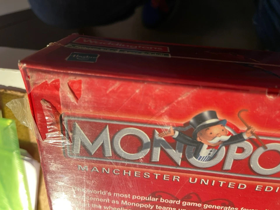 Manchester United Edition Monopoly Board Game 1999. New Sealed - Image 2 of 3