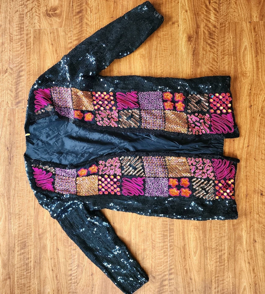 Secuencia colorida bohamiana única. Blazer con cuentas pesadas. Foto 2 de 4