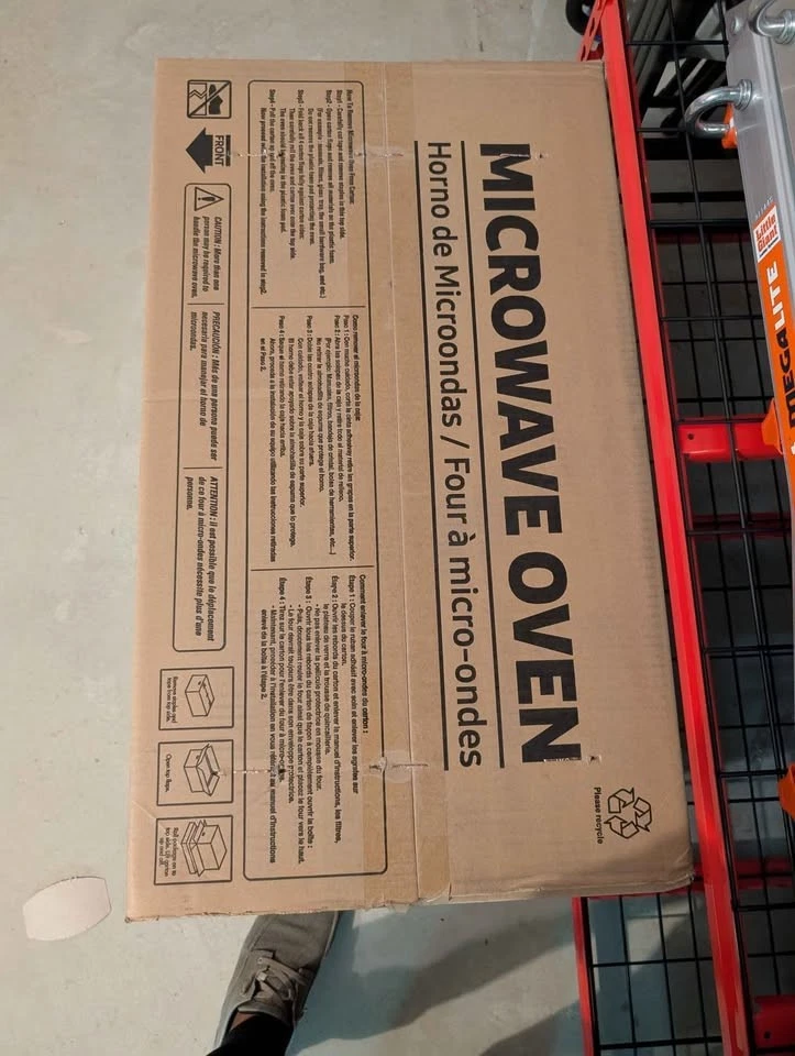 Samsung ME21DG6300SRAA Microwave 2.1 cu ft OTR stainless steel New sealed with w - Image 2 of 4