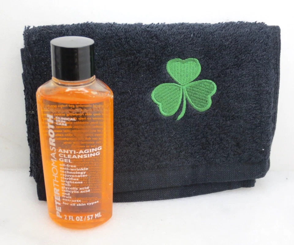 PETER THOMAS ROTH LIMPIADOR ANTIENVEJECIMIENTO ANTIARRUGAS + PAÑO LIMPIADOR NEGRO Foto 2 de 3