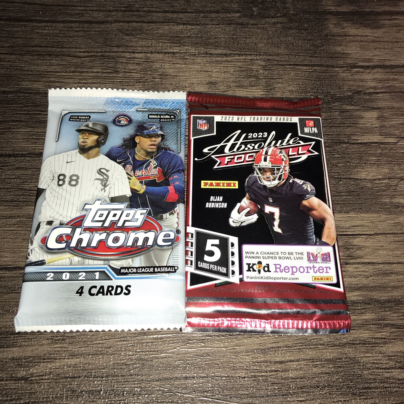 (1)2021 Topps Chrome Baseball4 Card Pack&(1)23 Panini Absolute