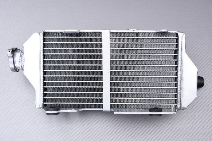 Radiateur eau AVDB pour réparer une fuite de liquide sur Honda CRF 250 M