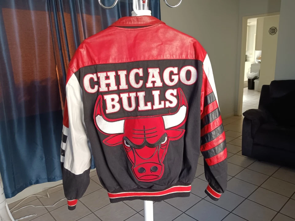 1990s Vintage Jeff Hamilton Chicago Bulls NBA Leather Jacket Made In USA Medium  - Image 4 of 4