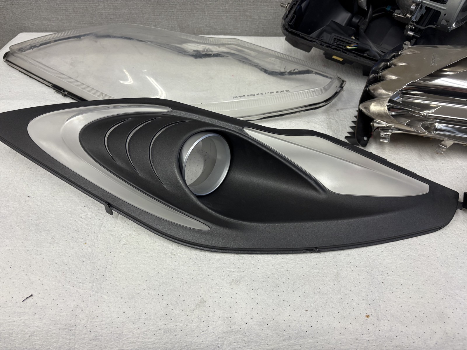 2012-2014 McLaren MP4-12C HID Xenon Headlight RH 11A4056CP