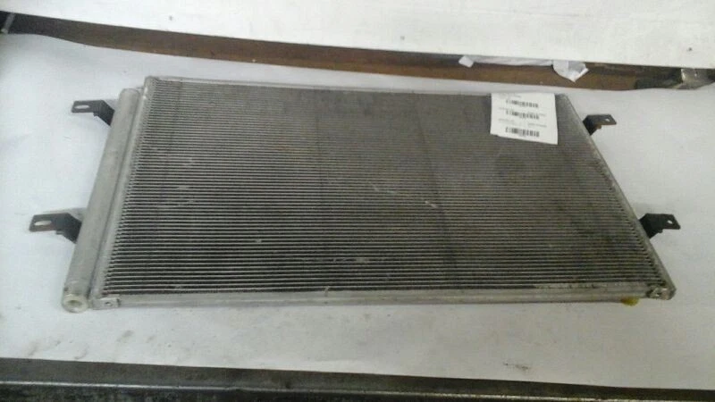 Condensador de aire acondicionado Ford Edge 07-10 Foto 2 de 4
