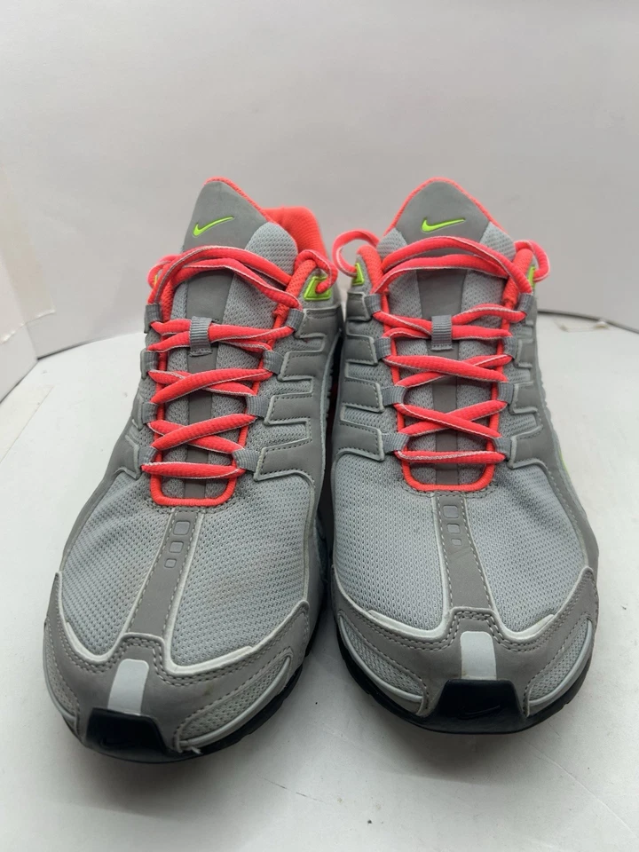 NIKE Feminino SHOX Navina RARO Rosa/Cinza Tamanho 9 - Imagem 2 de 4