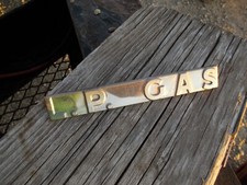 Farmall Ihc 350 400 450 300 Tractor Nice Original Chrome Lp Gas Hood Emblem
