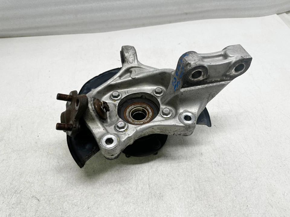 P408199 2010-2015 Toyota Prius buje de nudillo delantero husillo lado del conductor OEM Foto 4 de 4