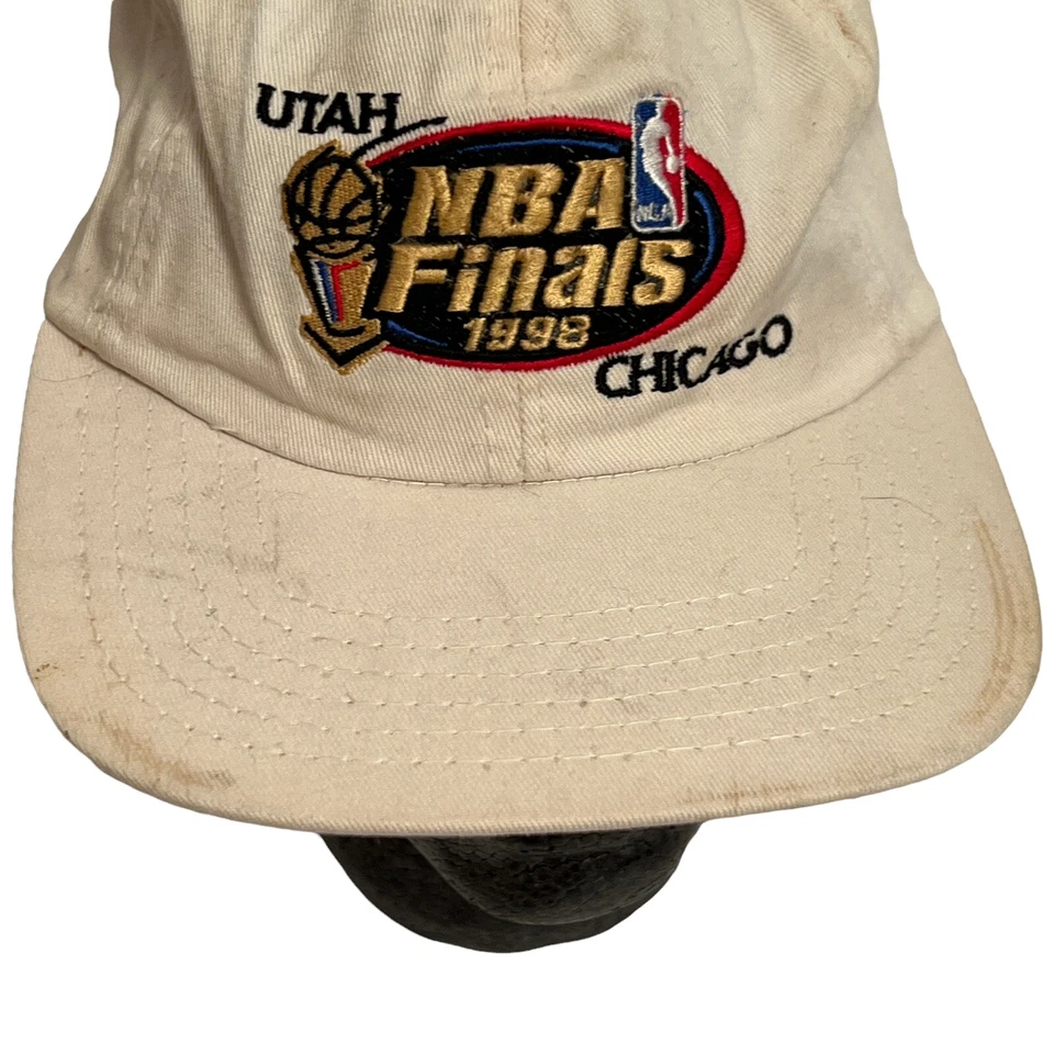 De colección 1998 Finales NBA Sombrero Chicago Sombrero Blanco Ajustable NBA Barbacoa 8 de junio Foto 3 de 4