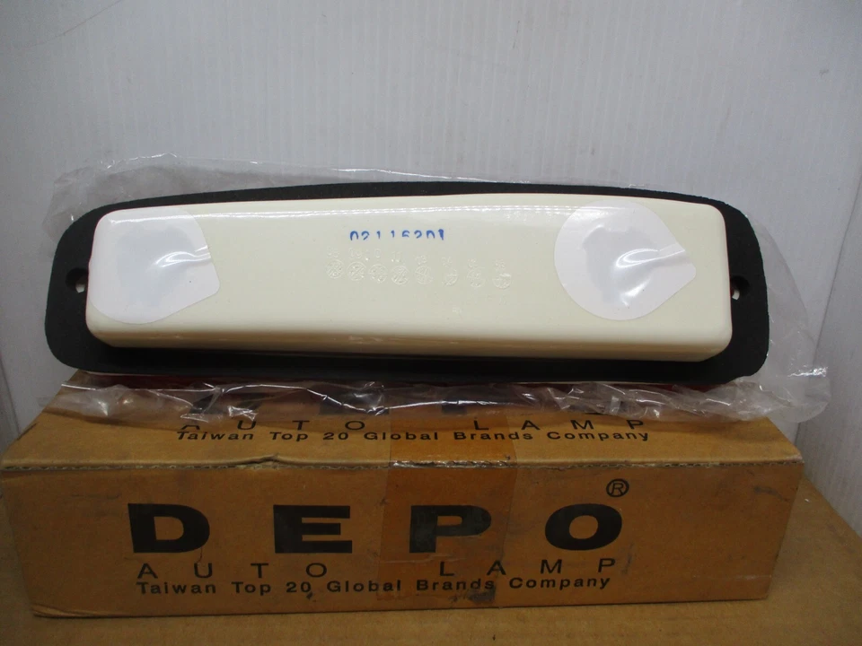 Lente de luz trasera derecha331-1901R-US para camioneta Ford Bronco serie E serie F Foto 3 de 4