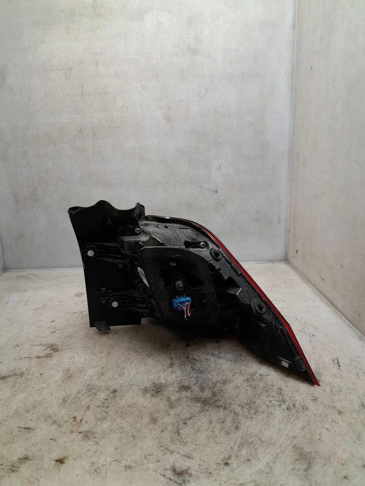 Feu arriere gauche 5NA945095D Volkswagen TIGUAN II - Photo 2/3