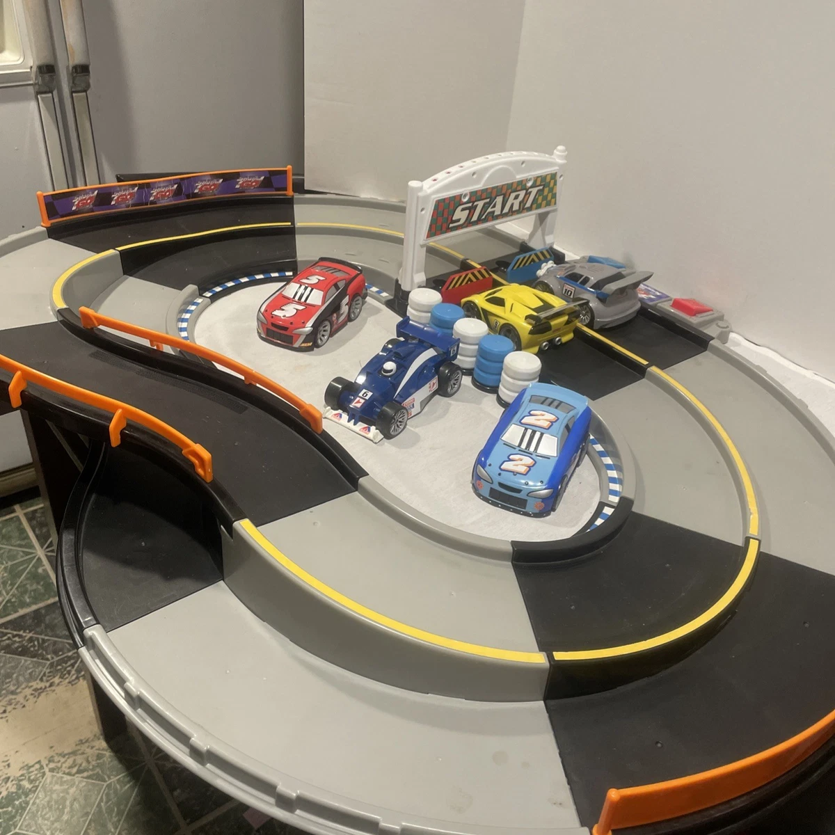 未使用　フィッシャープライス シェイク&ゴー! クラッシュカー　レーシングカー 未使用 フィッシャープライス シェイク&ゴー! クラッシュカー