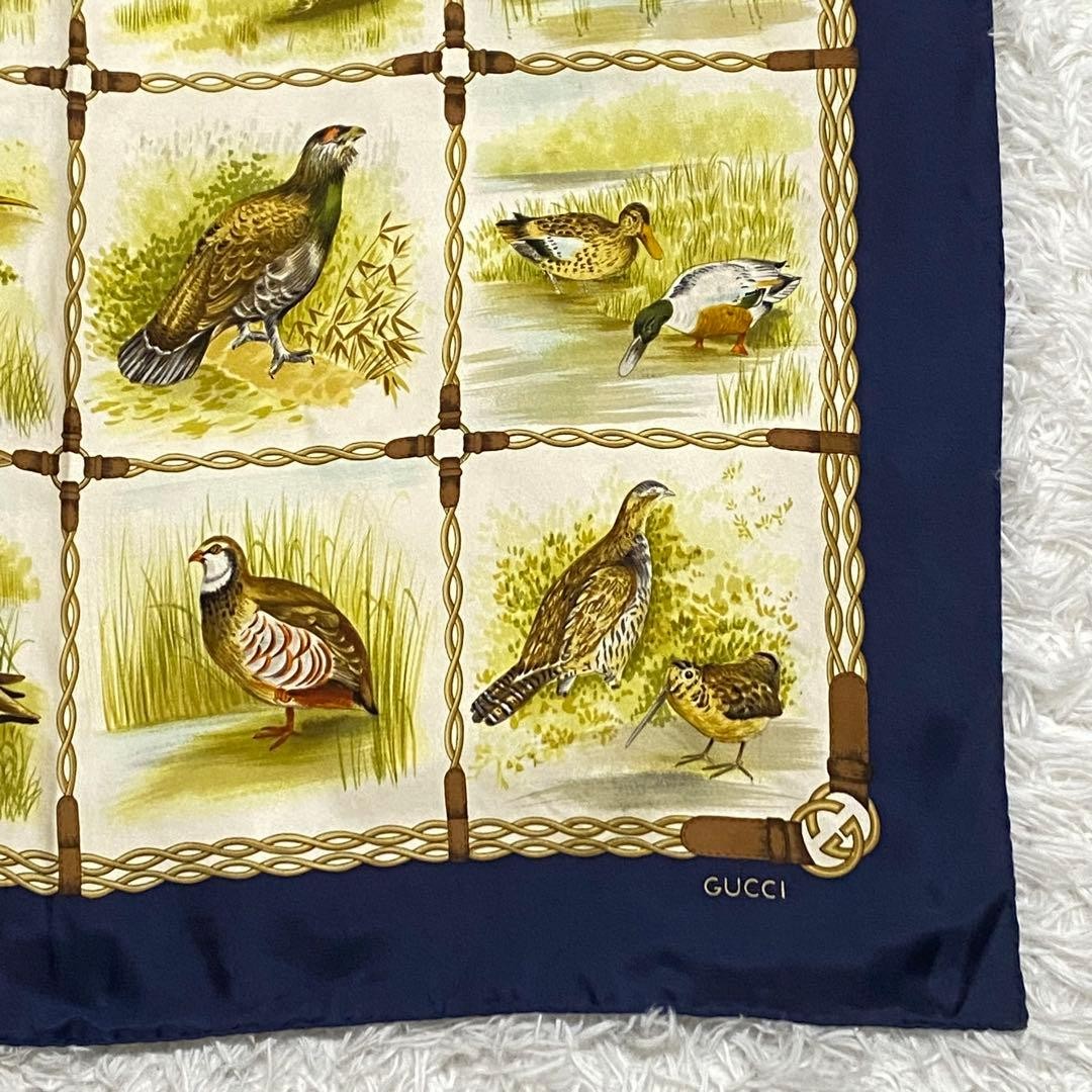 GUCCI Scarf Bird Square Interlocking - image 4