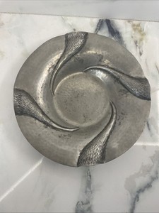 Vintage Nekrassoff Signed Hand Hammered Forged Pewter Dish With Design 8 3/4"