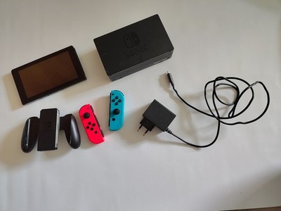 Nintendo Switch - 32GB - Spielkonsole - Neon-Rot/Neon-Blau