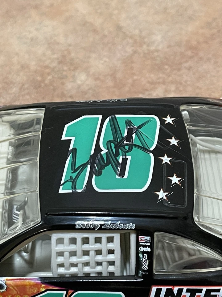 1998 Bobby Labonte Interstate Batteries Small Soldiers JGR SIGNED NASCAR 1/24 - Image 4 of 4