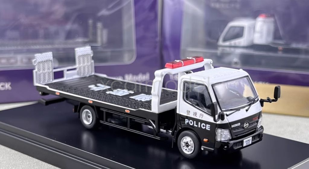 UM 1:64 Scale Police 300 HINO Dutro Mk2 Flatbed Tow Diecast Metal