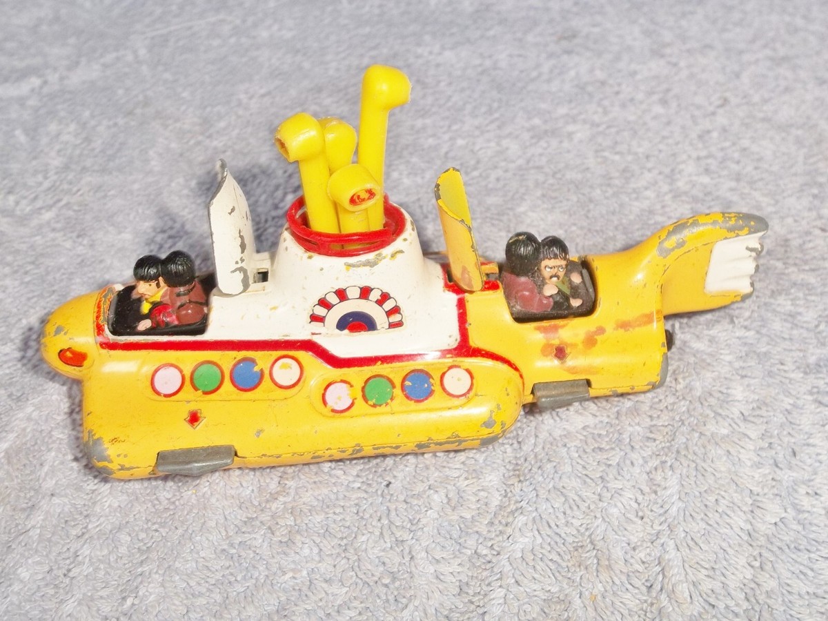 THE BEATLES CORGI YELLOW SUBMARINE CORGI MODEL 803 YELLOW