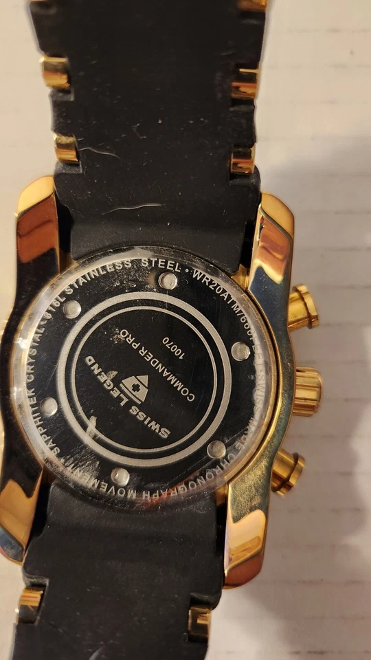 Reloj Swiss Legend Commander Pro para hombre dorado/verde con correa de silicona negra... Foto 4 de 4