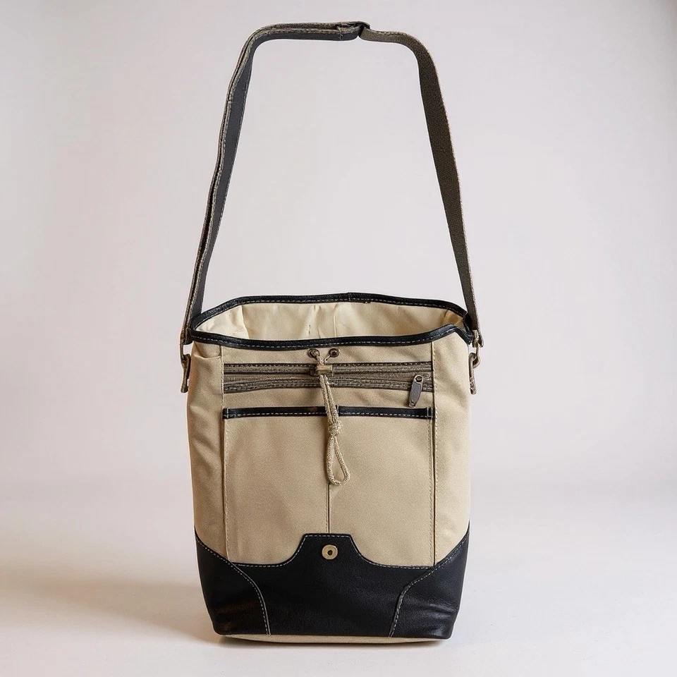 Bolsa de vino Gallo Family Vineyards 5 bolsillos con correa para el hombro para 3 botellas Foto 2 de 4