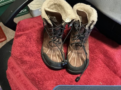 Ugg Australia 5209 Kids Winter Boots With Vibram Soles Used But Okay Size 2