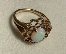 Vintage 14K Gold Natural Opal Ring – Oval Cabochon - Size 6 - 2.82 Grams