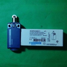 1X New Schneider Electric XCKP2102G11 Limit Switch Telemecanique Fast Delivery