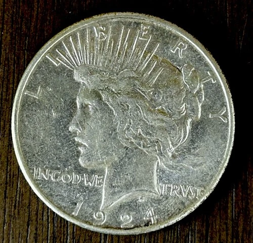 1924 S Silver Peace Dollar  AU ~ 25643