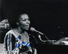 ROBERTA FLACK.. Killing Me Softly Singer - SIGNED