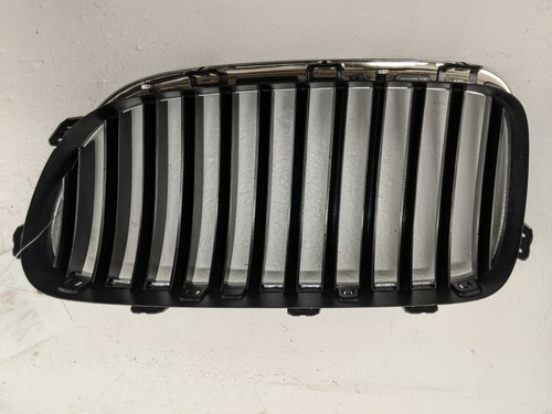 2012-2016 BMW 550i Front Right Passenger Grille OEM 51137200728 USED #271473 - Picture 2 of 5