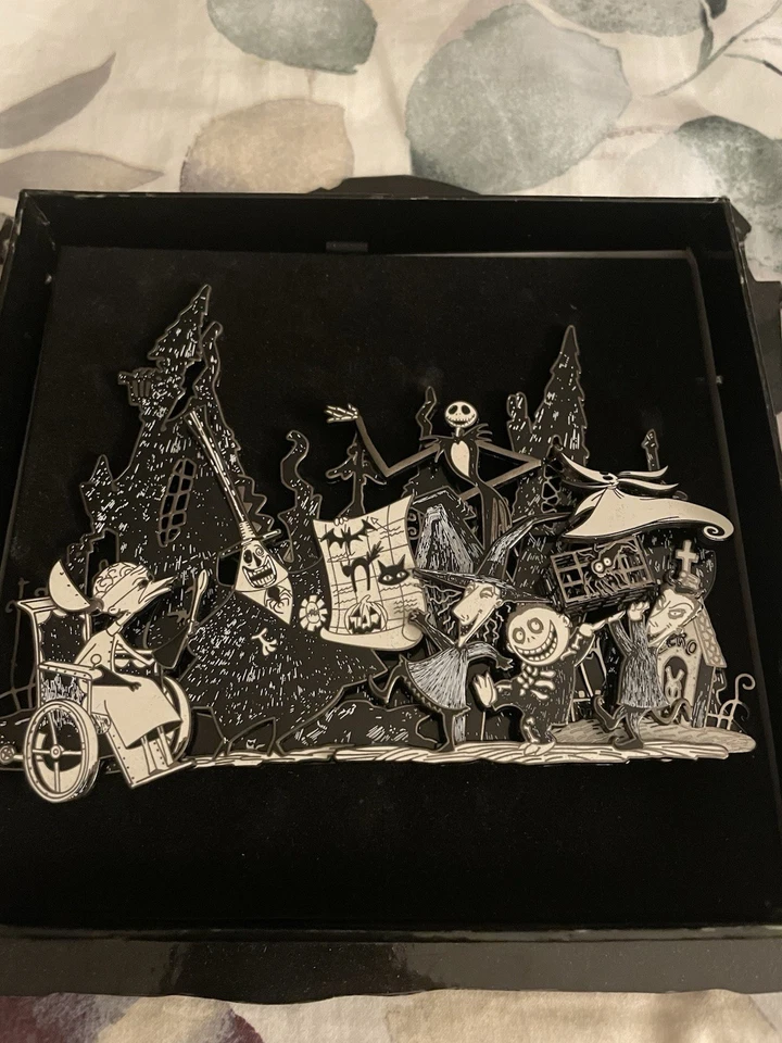 Limited Edition Nightmare Before Christmas Disneyland Exclusive Jumbo Pin - 2005 - Image 3 of 4