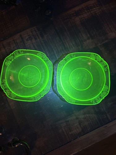 Federal Glass Parrot Green Small Fruit Bowls set of 2 Uranium Vaseline