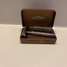 Vintage Gillett C-1 Shaving Razor  W/Brown Travel Case